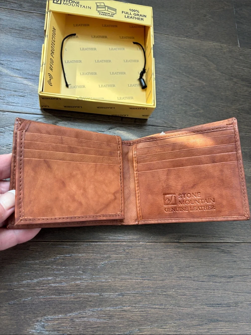 Stone Mountain Genuine Leather,interior zip,  pass case,RFID protection,12 card